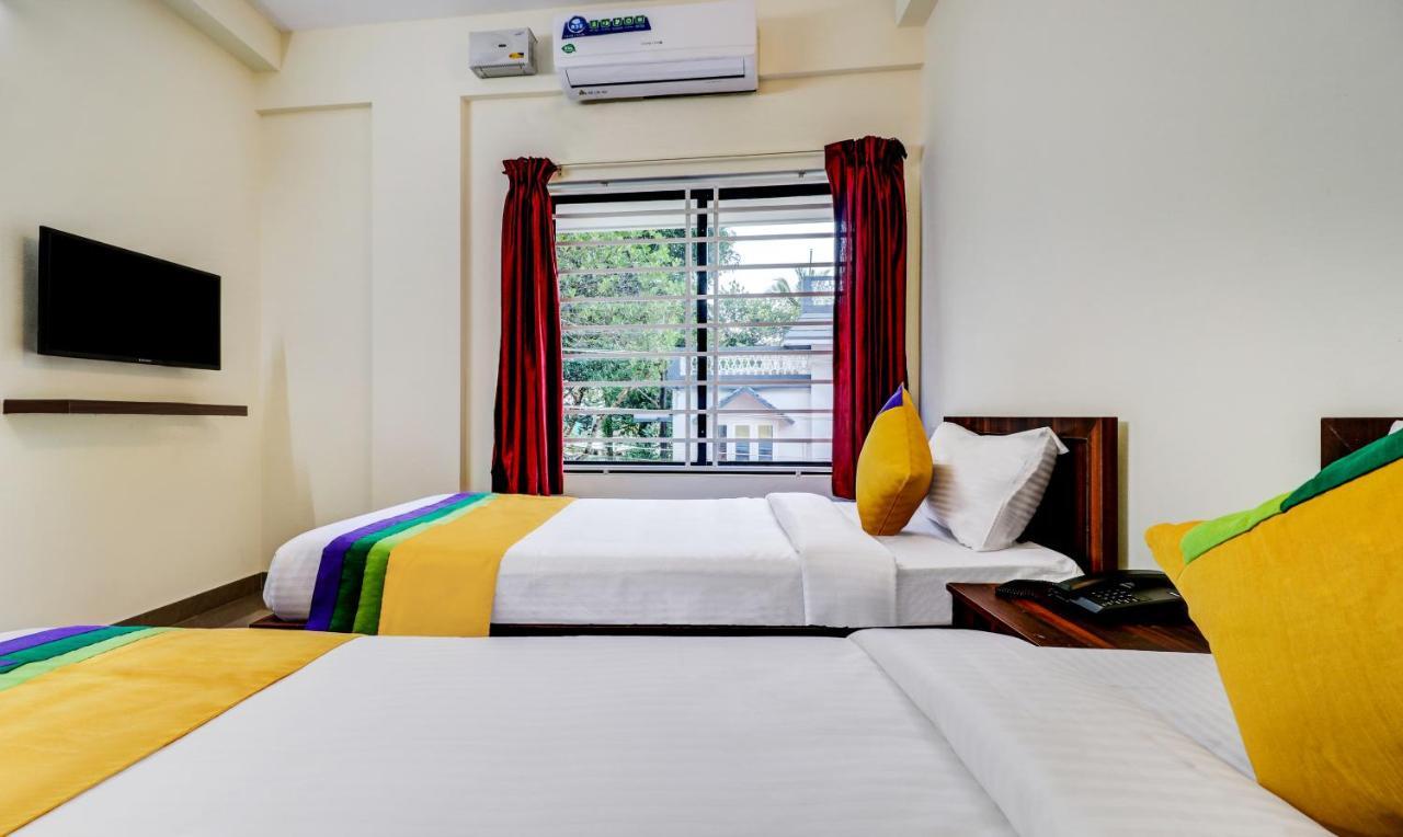 Treebo Trip Rain Tulsi Stayz Palarivattom Kochi Esterno foto