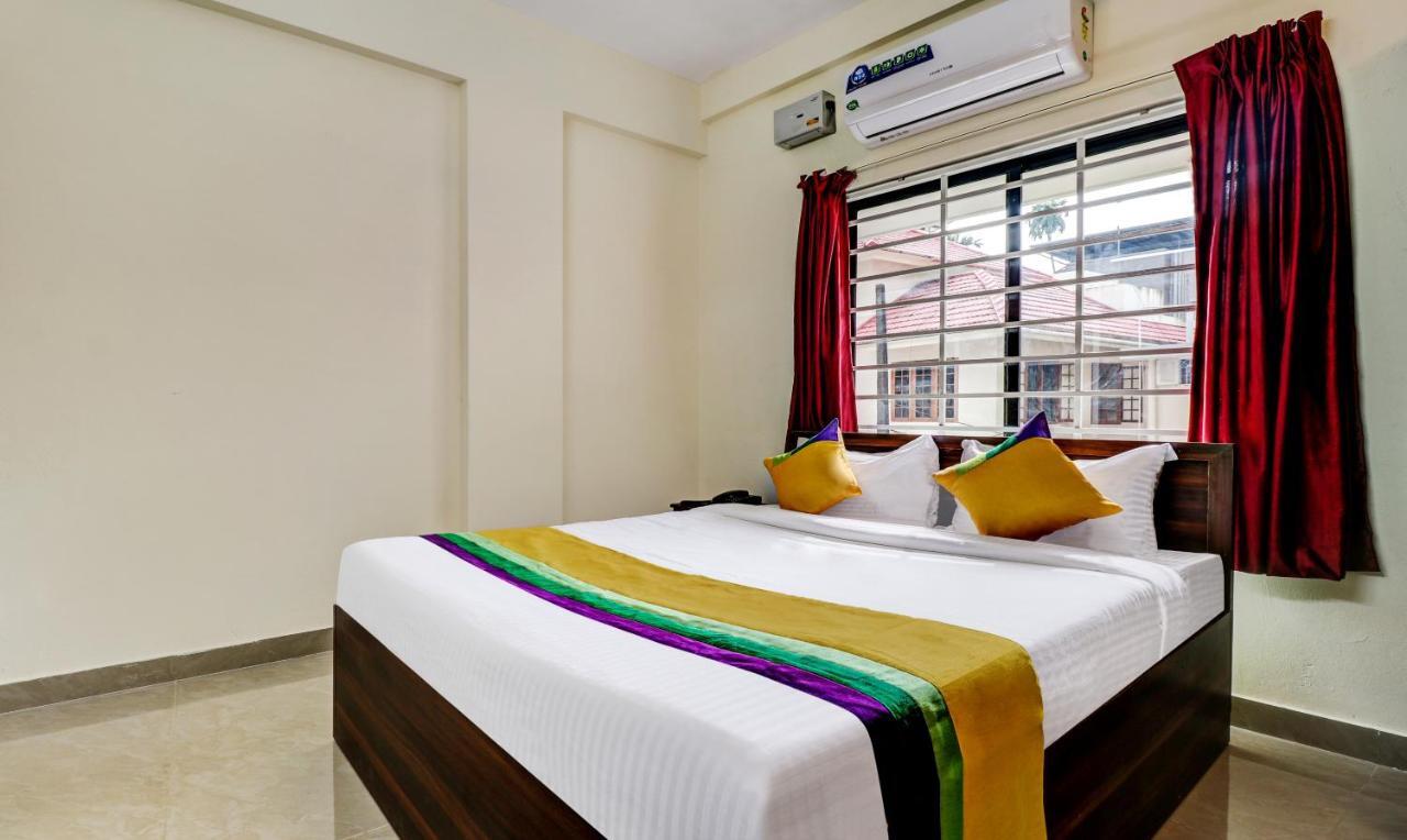 Treebo Trip Rain Tulsi Stayz Palarivattom Kochi Esterno foto